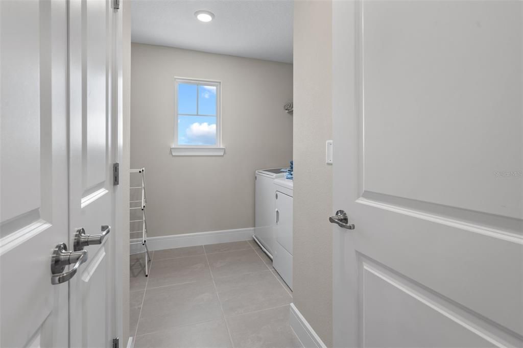 For Sale: $890,000 (5 beds, 4 baths, 3621 Square Feet)