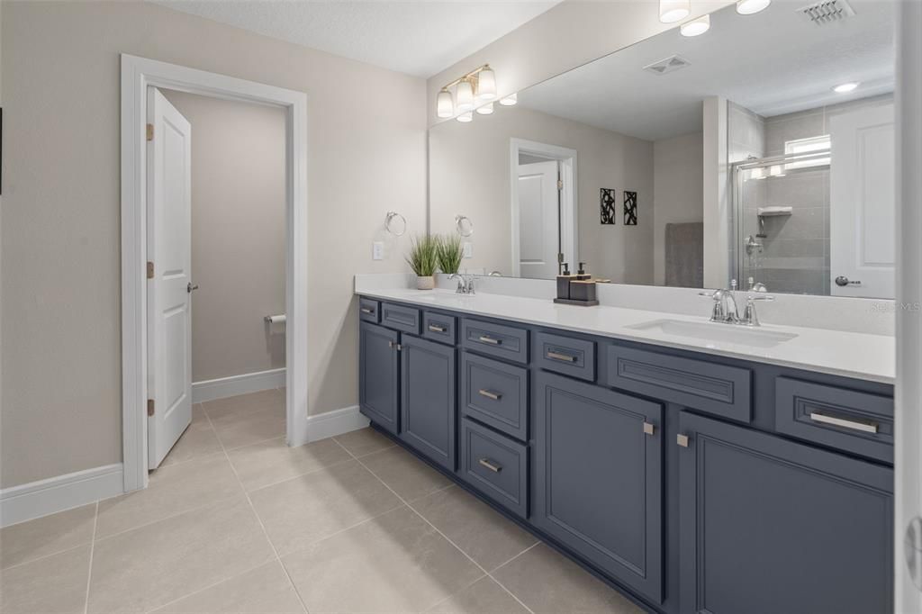 For Sale: $890,000 (5 beds, 4 baths, 3621 Square Feet)