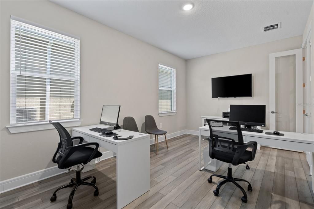 For Sale: $890,000 (5 beds, 4 baths, 3621 Square Feet)