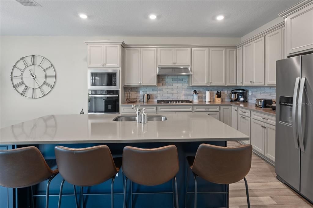 For Sale: $890,000 (5 beds, 4 baths, 3621 Square Feet)