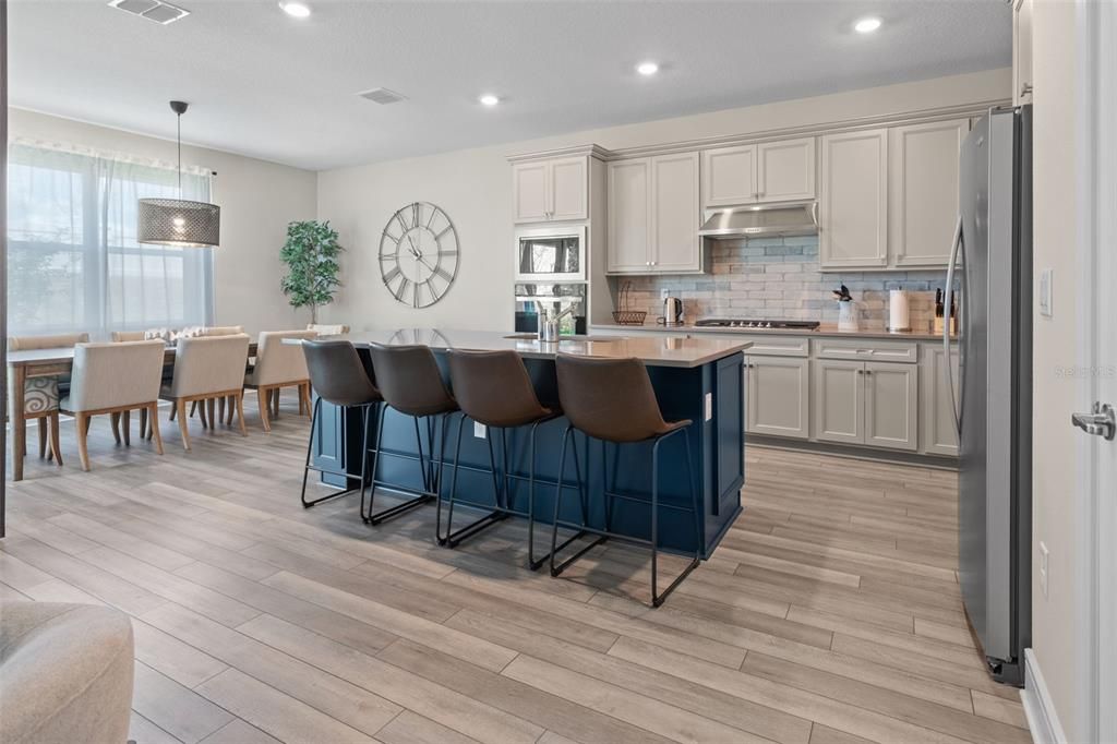 For Sale: $890,000 (5 beds, 4 baths, 3621 Square Feet)