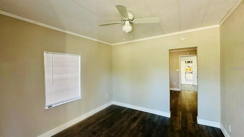 合同活跃: $650,000 (14 贝兹, 0 浴室, 4618 平方英尺)