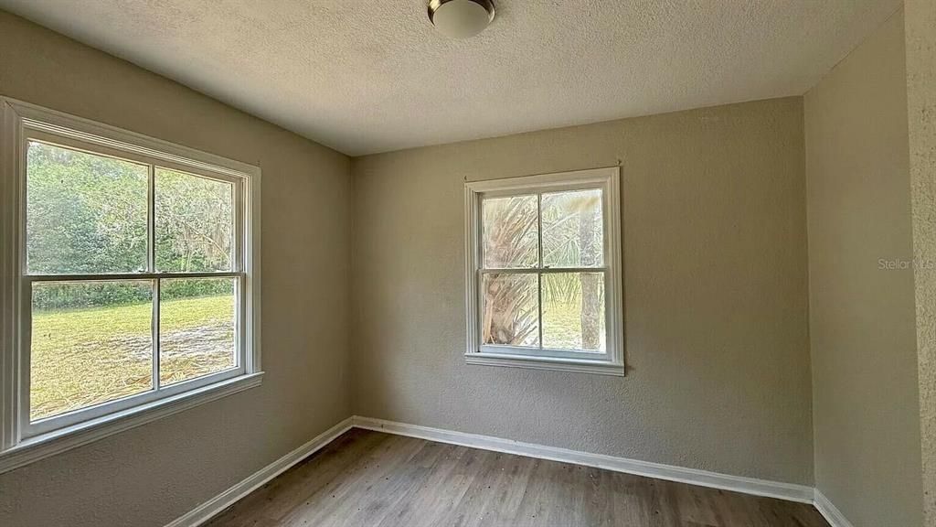 合同活跃: $650,000 (14 贝兹, 0 浴室, 4618 平方英尺)