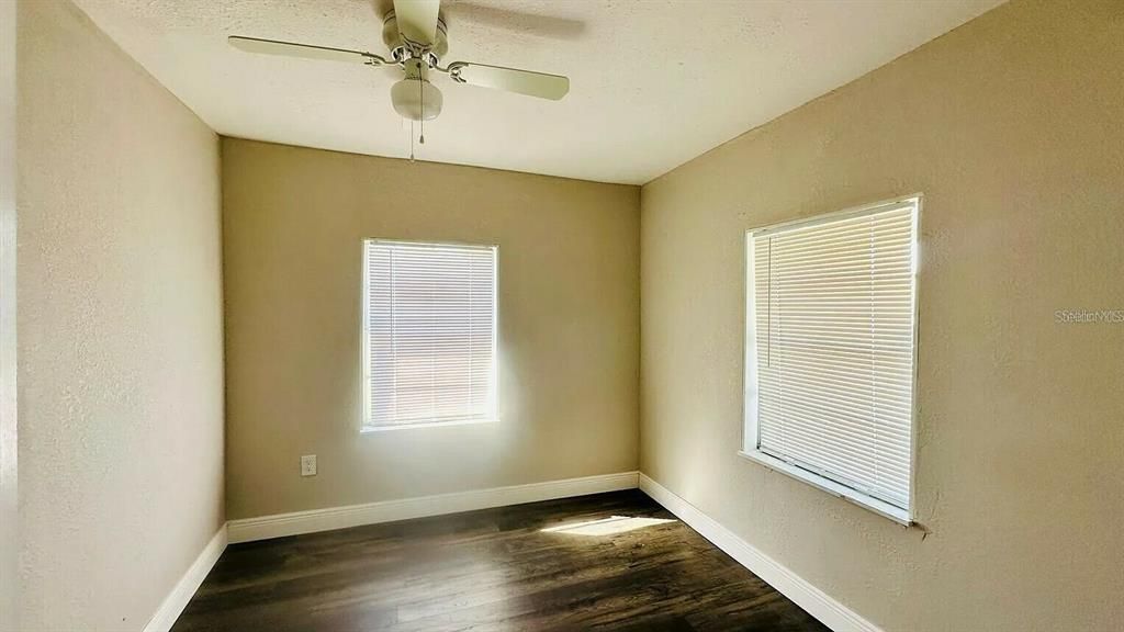 合同活跃: $650,000 (14 贝兹, 0 浴室, 4618 平方英尺)