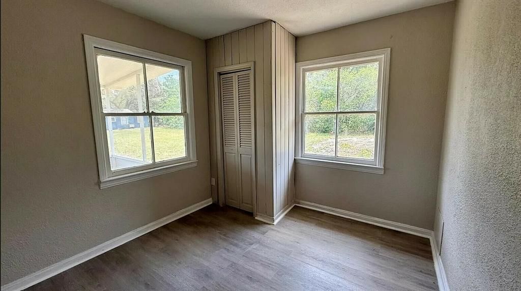 合同活跃: $650,000 (14 贝兹, 0 浴室, 4618 平方英尺)