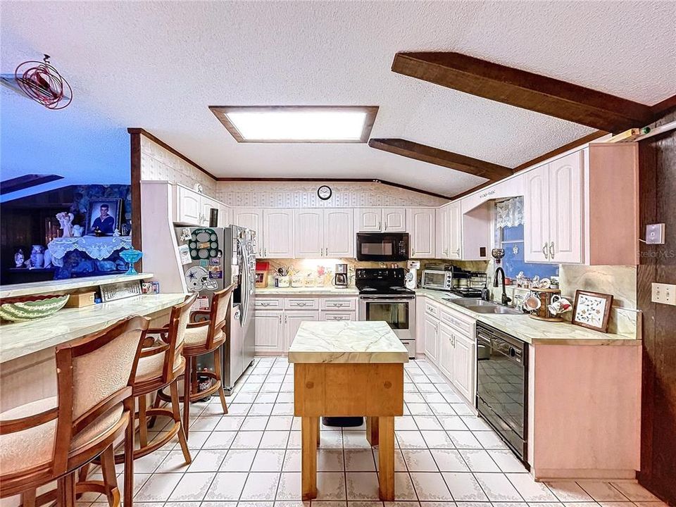 En Venta: $621,000 (4 camas, 2 baños, 2540 Pies cuadrados)