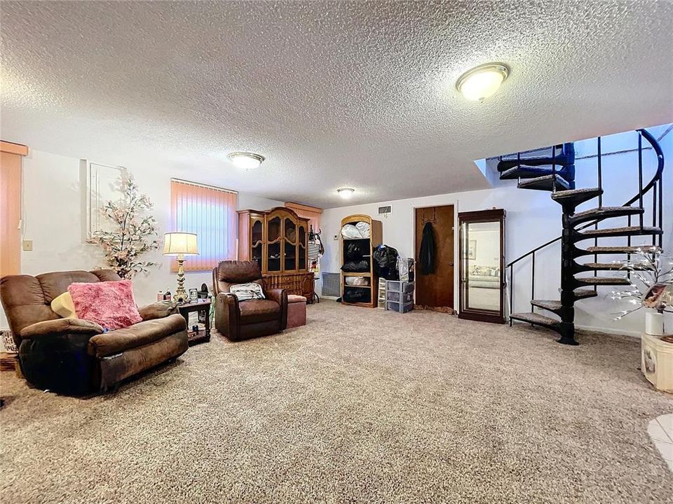 En Venta: $621,000 (4 camas, 2 baños, 2540 Pies cuadrados)