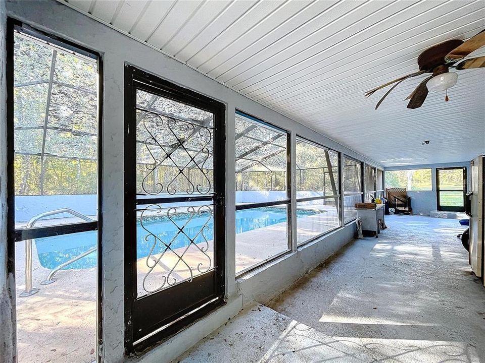 En Venta: $621,000 (4 camas, 2 baños, 2540 Pies cuadrados)