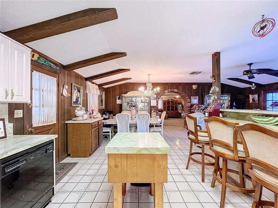 En Venta: $621,000 (4 camas, 2 baños, 2540 Pies cuadrados)