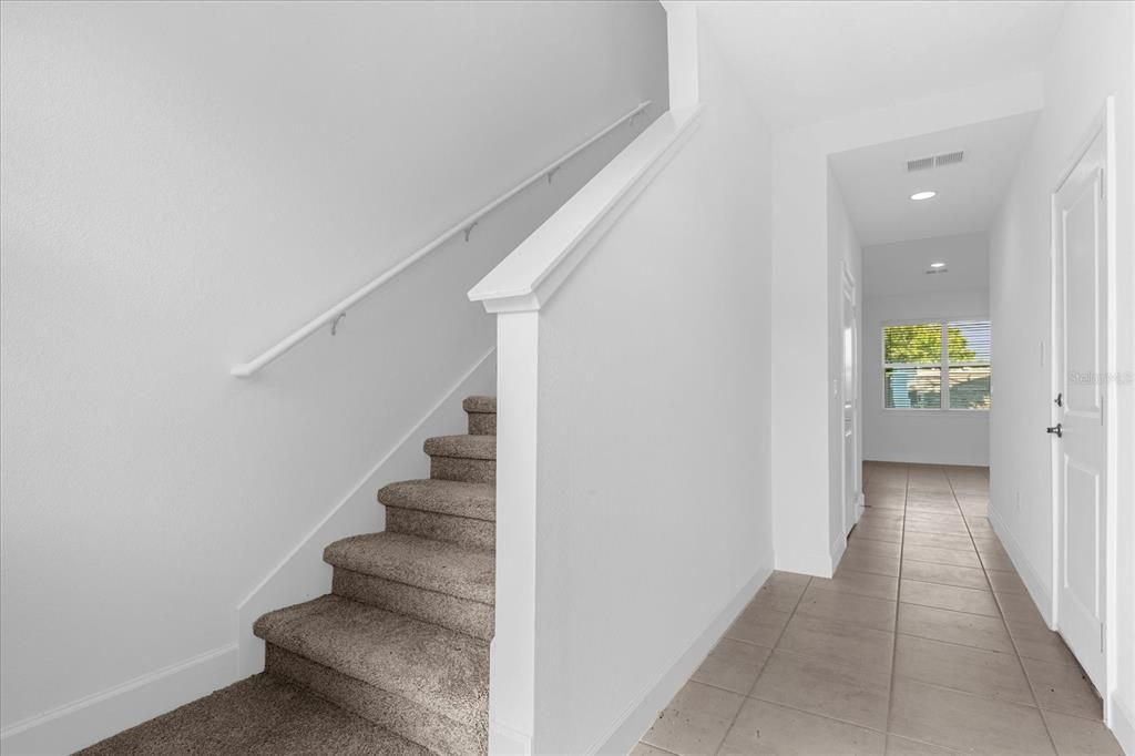 Activo con contrato: $2,395 (3 camas, 2 baños, 1802 Pies cuadrados)