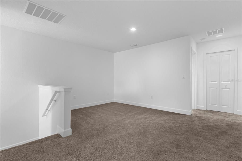 Activo con contrato: $2,395 (3 camas, 2 baños, 1802 Pies cuadrados)