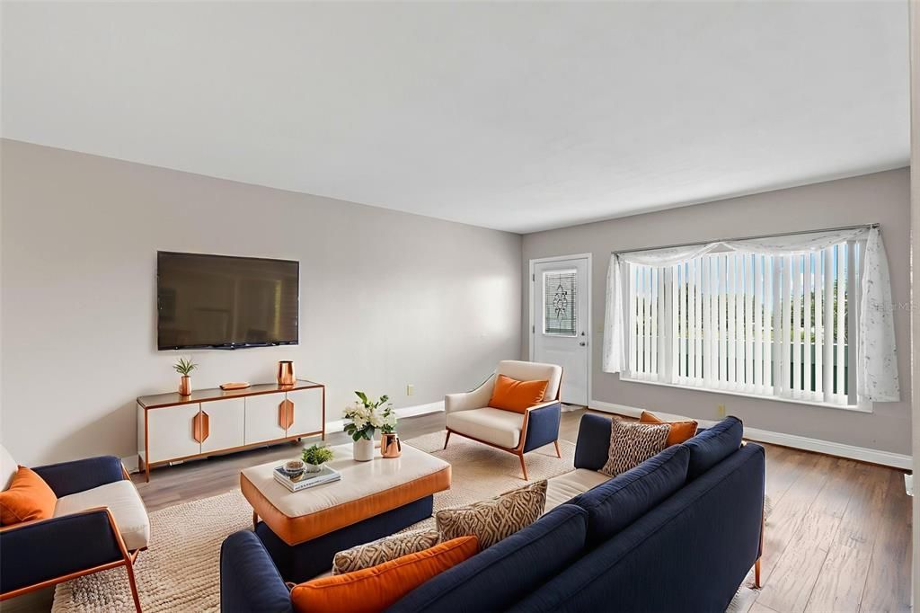 Active With Contract: $1,600 (2 beds, 2 baths, 1100 Square Feet)