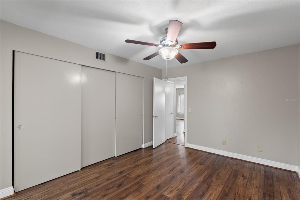 Active With Contract: $1,600 (2 beds, 2 baths, 1100 Square Feet)