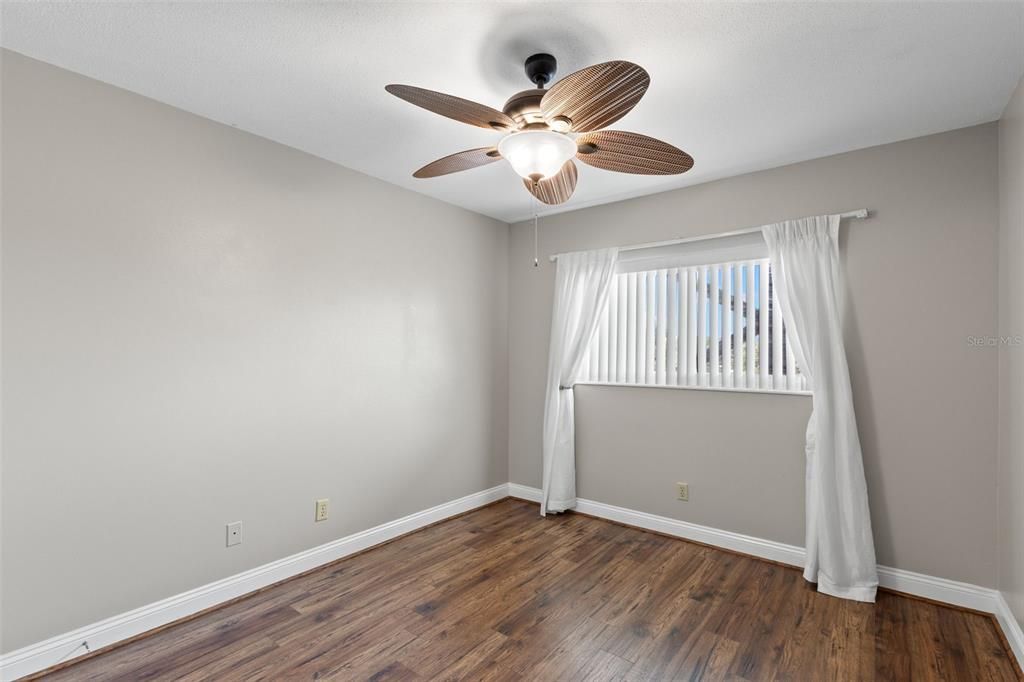 Active With Contract: $1,600 (2 beds, 2 baths, 1100 Square Feet)