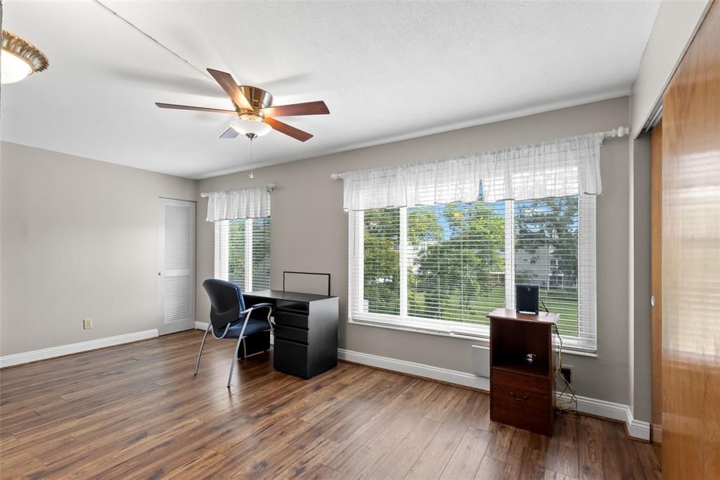 Active With Contract: $1,600 (2 beds, 2 baths, 1100 Square Feet)
