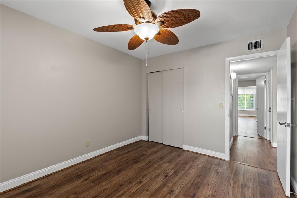 Active With Contract: $1,600 (2 beds, 2 baths, 1100 Square Feet)