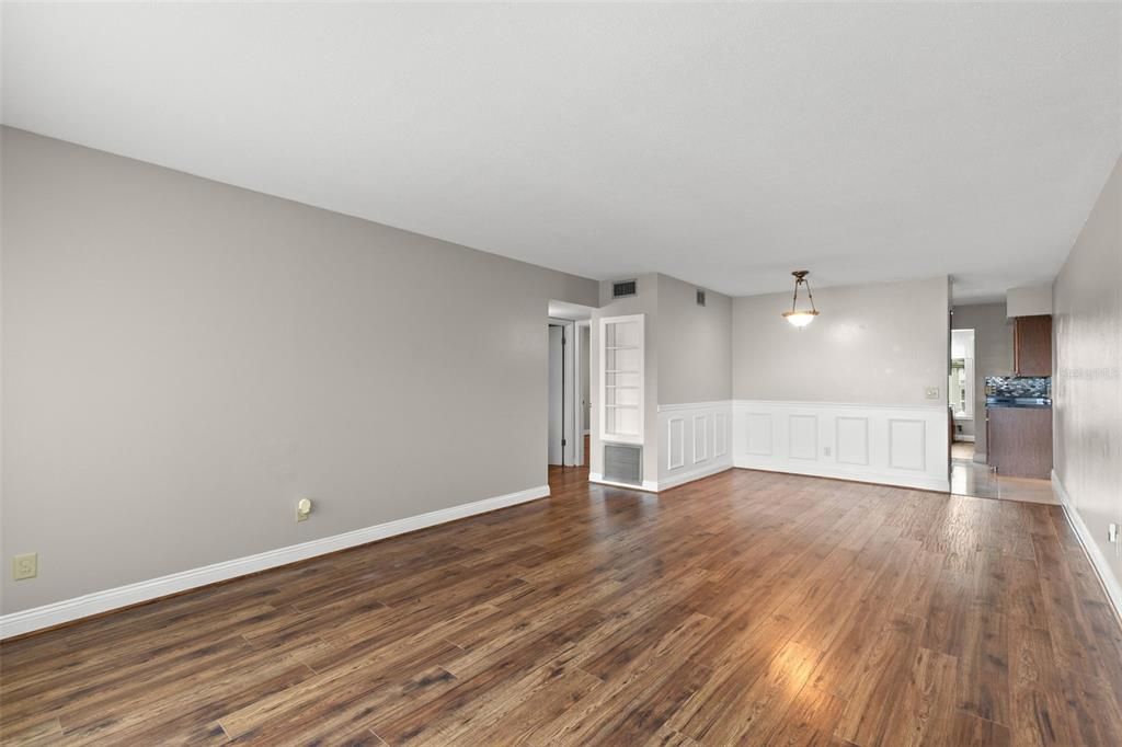 Active With Contract: $1,600 (2 beds, 2 baths, 1100 Square Feet)