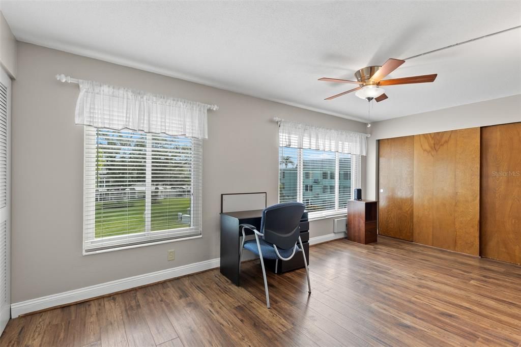 Active With Contract: $1,600 (2 beds, 2 baths, 1100 Square Feet)