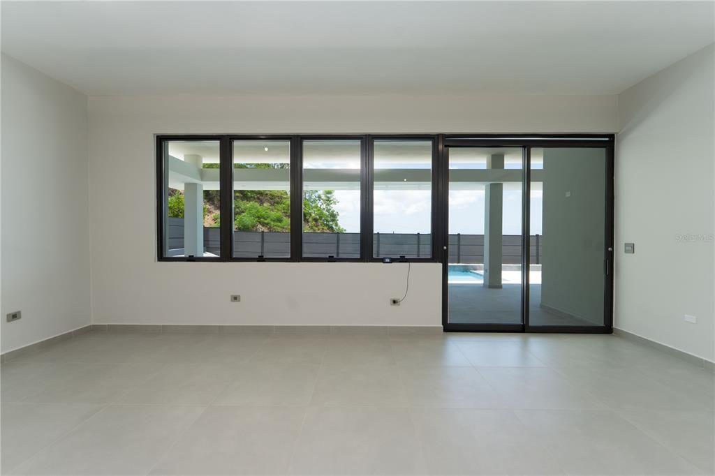 Под контрактом: $995,000 (3 спален, 2 ванн, 1800 Квадратных фут)