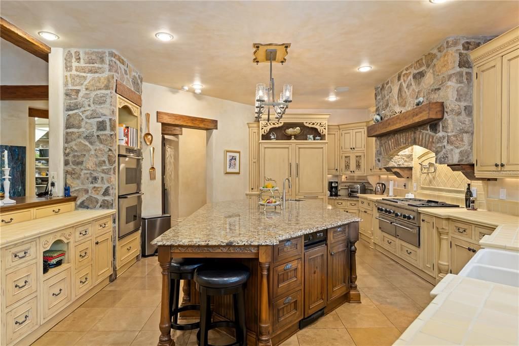 For Sale: $7,500,000 (10 beds, 13 baths, 25706 Square Feet)