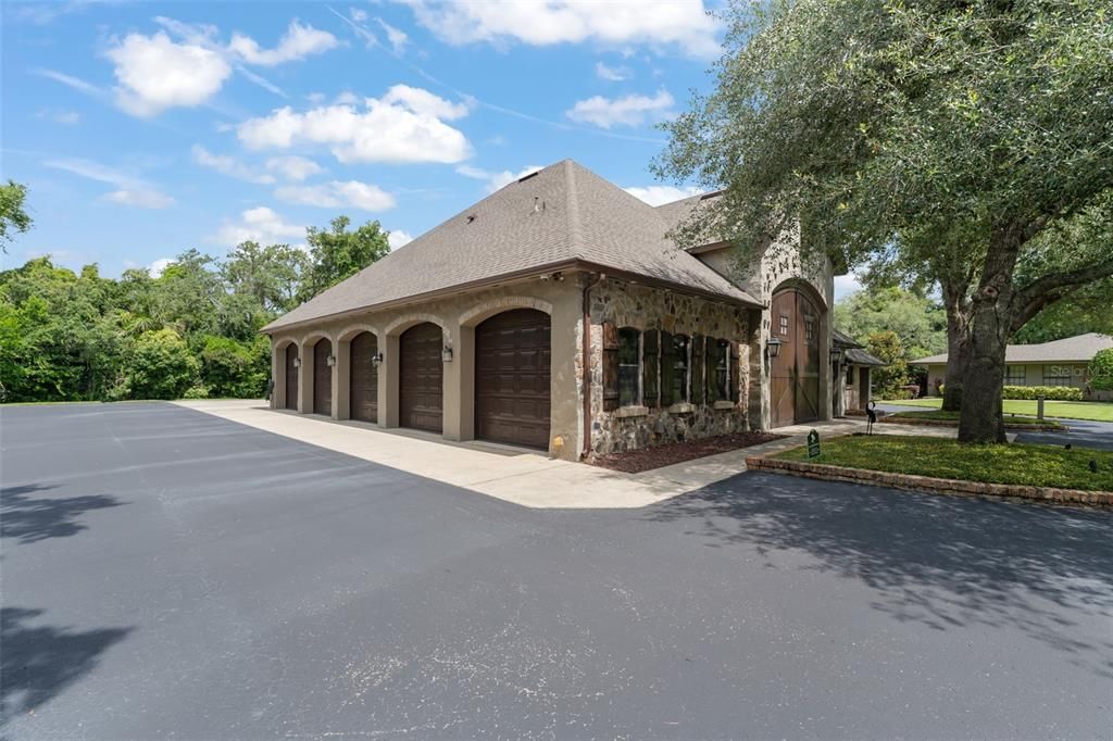 For Sale: $7,500,000 (10 beds, 13 baths, 25706 Square Feet)