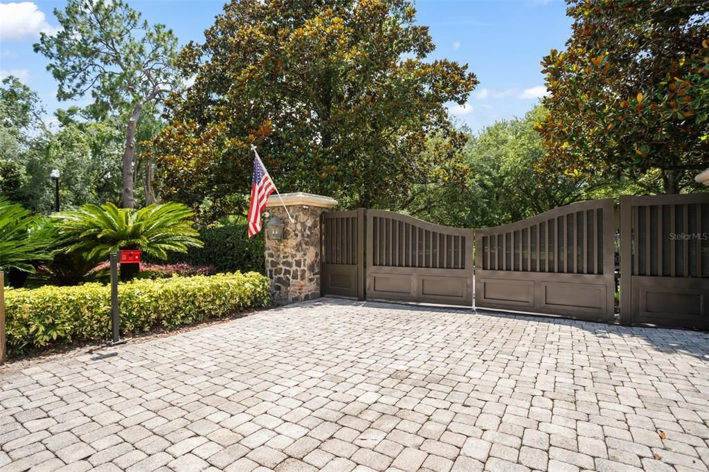 For Sale: $7,500,000 (10 beds, 13 baths, 25706 Square Feet)