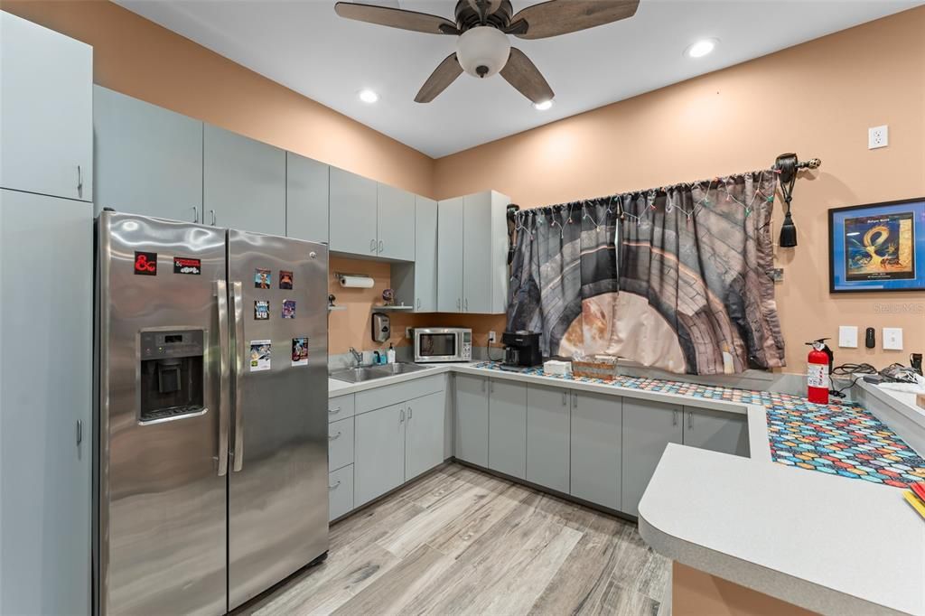 For Sale: $7,500,000 (10 beds, 13 baths, 25706 Square Feet)