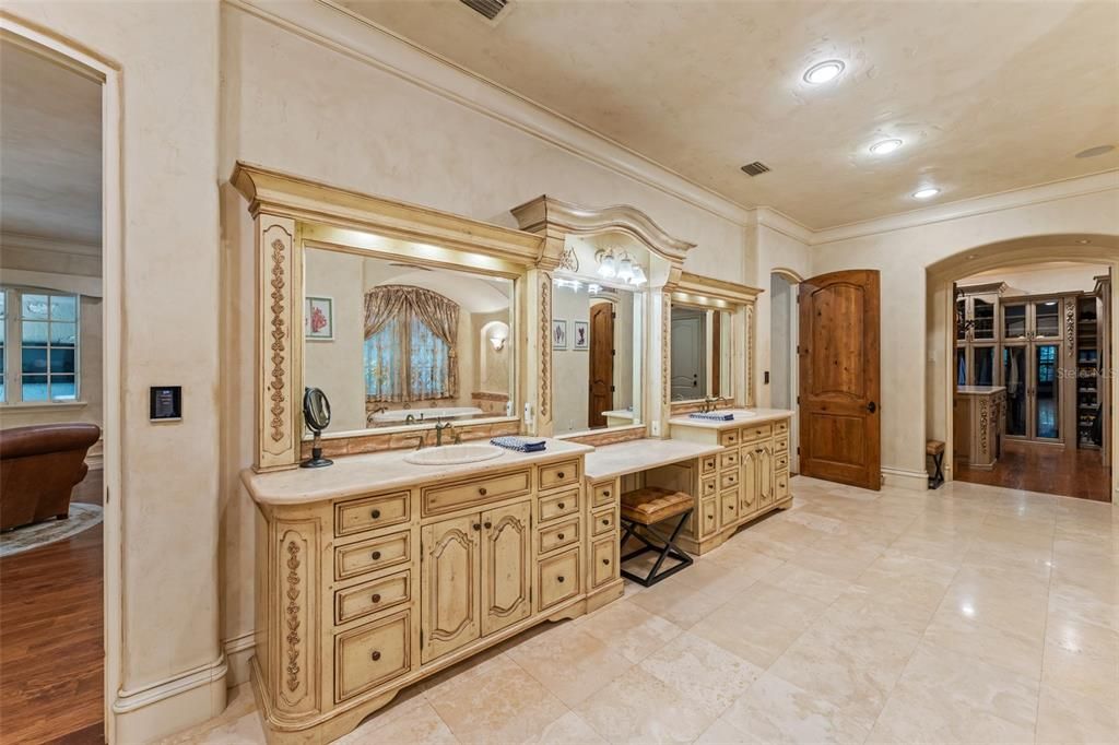 For Sale: $7,500,000 (10 beds, 13 baths, 25706 Square Feet)