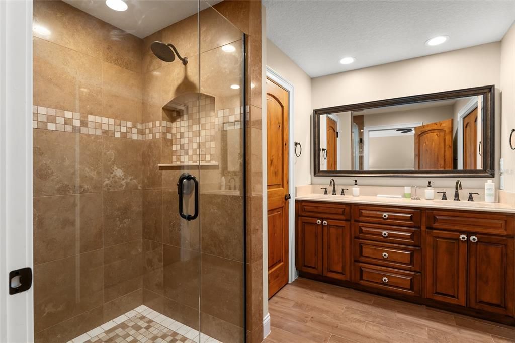 For Sale: $7,500,000 (10 beds, 13 baths, 25706 Square Feet)