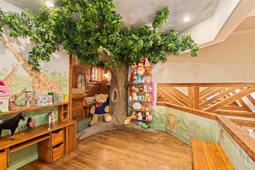 For Sale: $7,500,000 (10 beds, 13 baths, 25706 Square Feet)