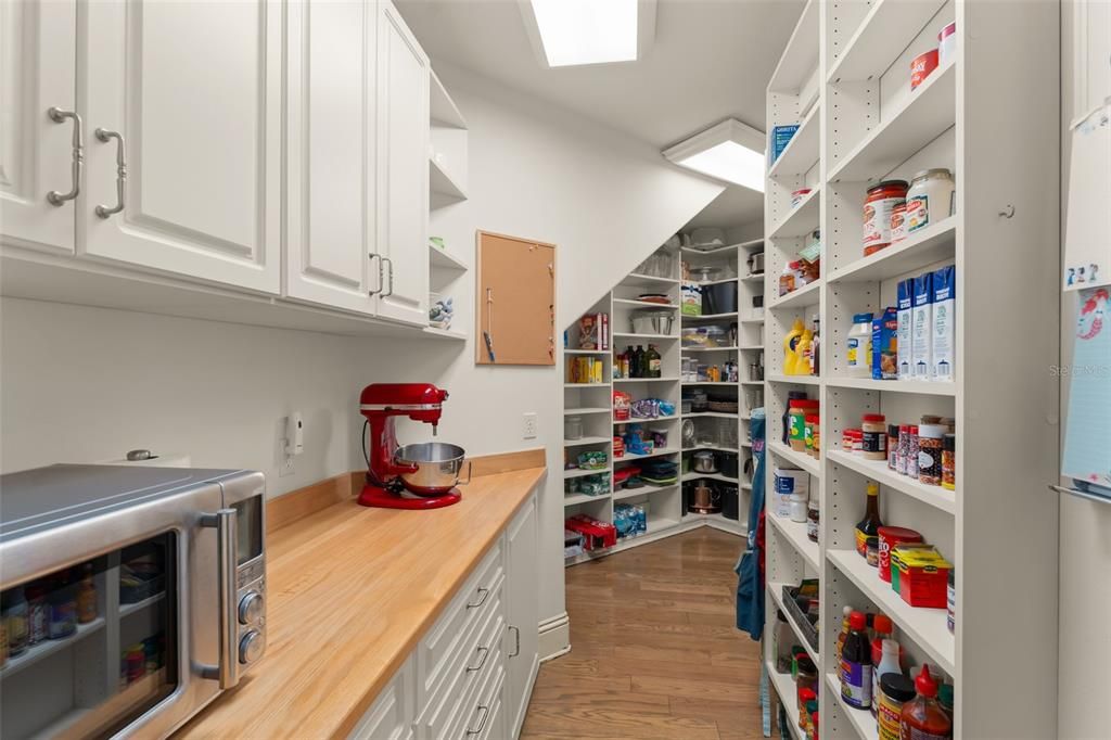 For Sale: $7,500,000 (10 beds, 13 baths, 25706 Square Feet)