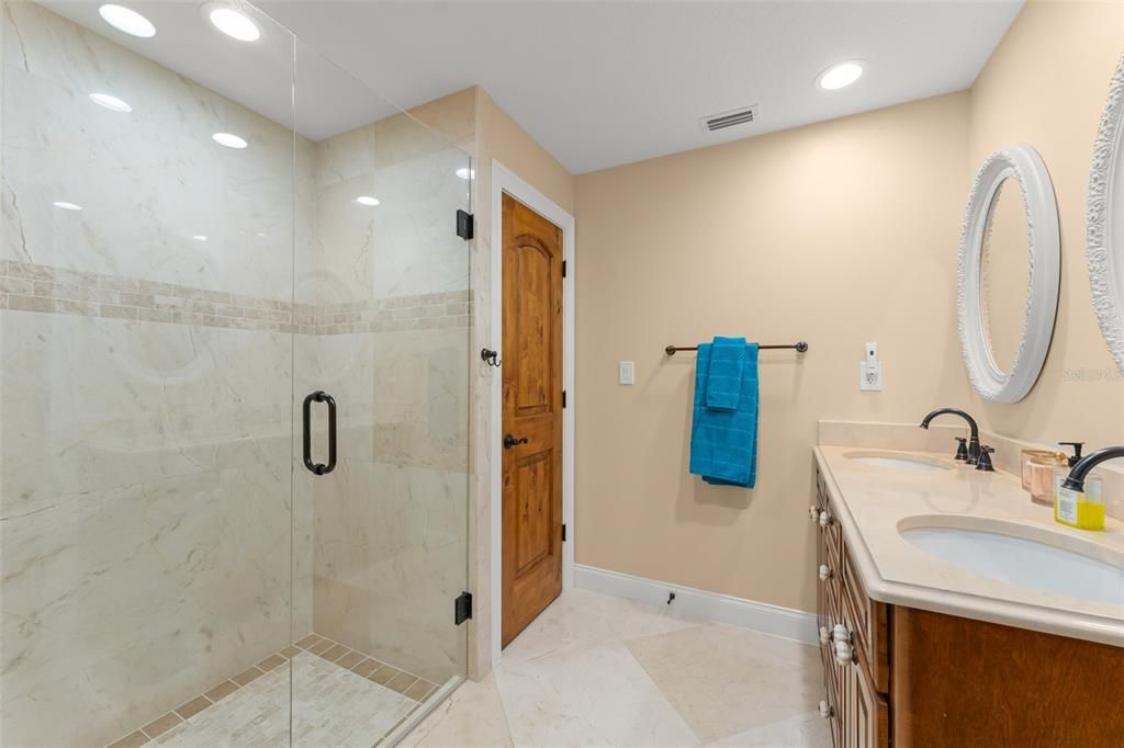 For Sale: $7,500,000 (10 beds, 13 baths, 25706 Square Feet)