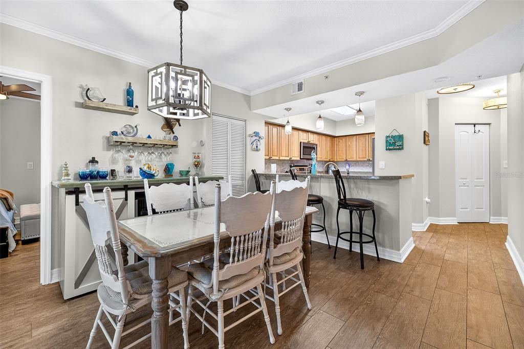 待售: $345,000 (2 贝兹, 2 浴室, 1339 平方英尺)