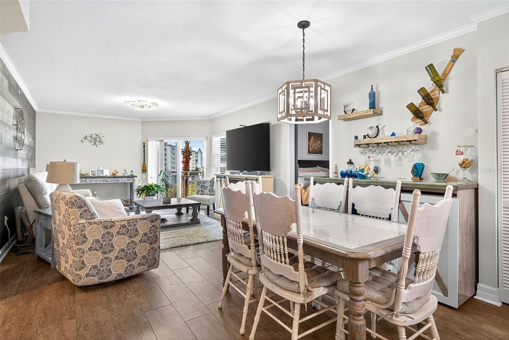 待售: $345,000 (2 贝兹, 2 浴室, 1339 平方英尺)