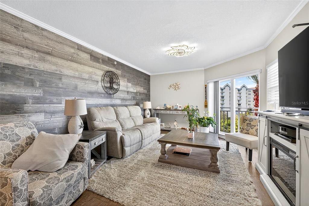 待售: $345,000 (2 贝兹, 2 浴室, 1339 平方英尺)