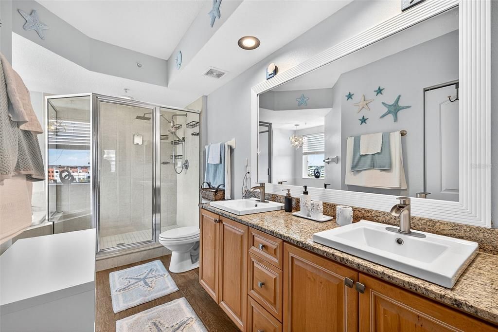 待售: $345,000 (2 贝兹, 2 浴室, 1339 平方英尺)