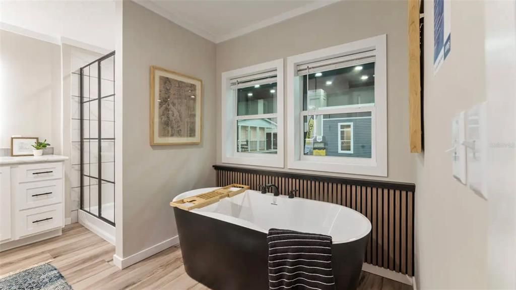 Под контрактом: $284,900 (3 спален, 2 ванн, 1600 Квадратных фут)