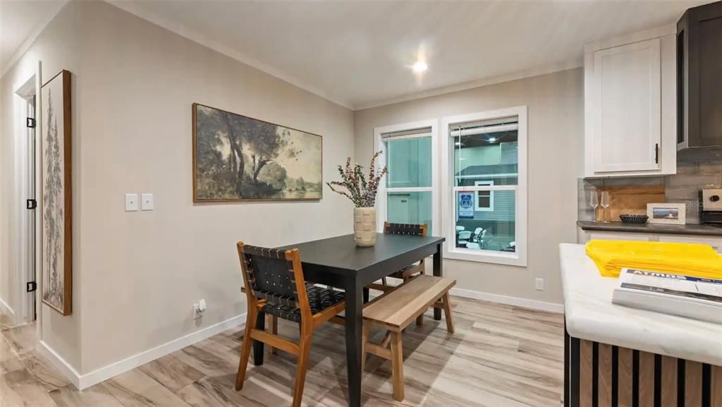 Под контрактом: $284,900 (3 спален, 2 ванн, 1600 Квадратных фут)