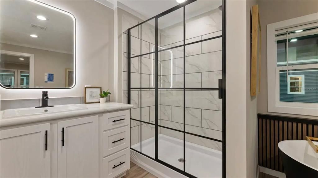 Под контрактом: $284,900 (3 спален, 2 ванн, 1600 Квадратных фут)