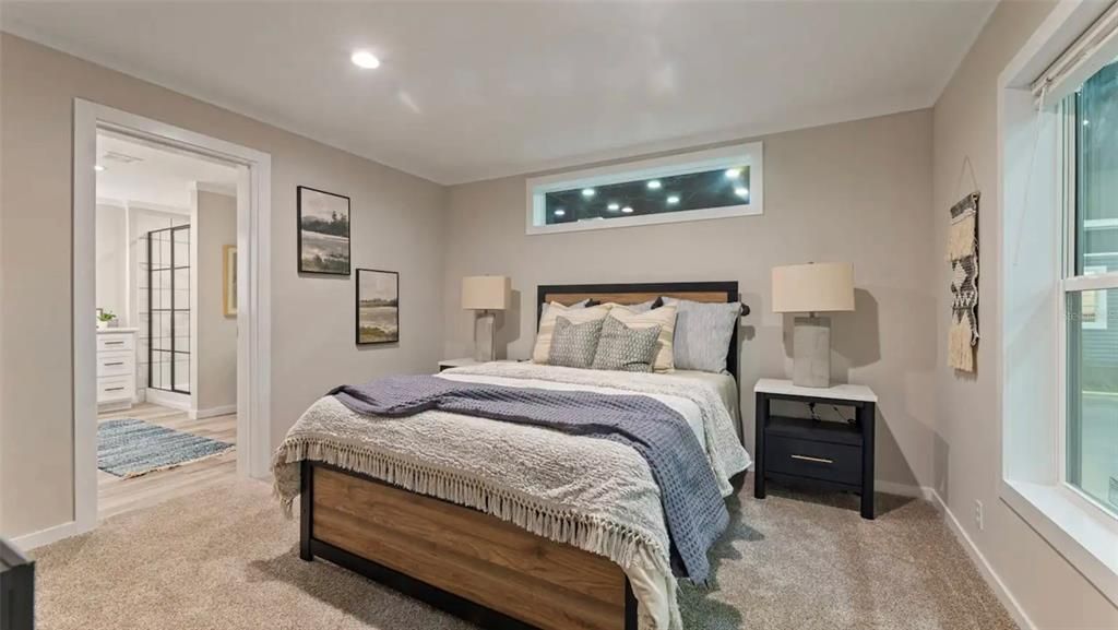 Под контрактом: $284,900 (3 спален, 2 ванн, 1600 Квадратных фут)