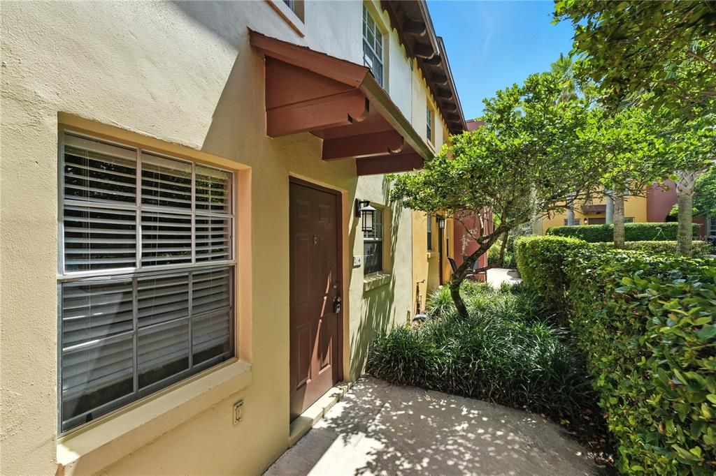 For Sale: $159,900 (1 beds, 1 baths, 550 Square Feet)