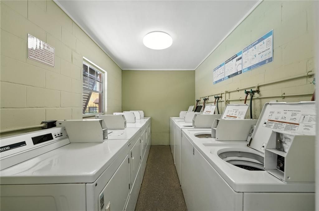 For Sale: $159,900 (1 beds, 1 baths, 550 Square Feet)