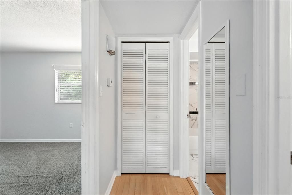 For Sale: $159,900 (1 beds, 1 baths, 550 Square Feet)