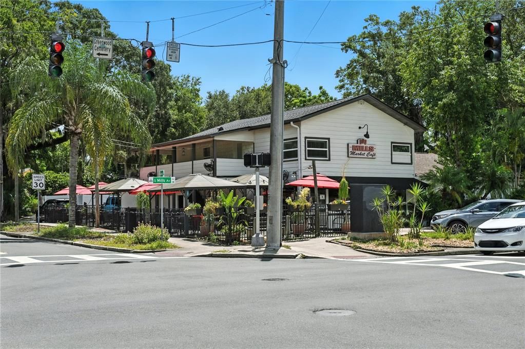 For Sale: $159,900 (1 beds, 1 baths, 550 Square Feet)