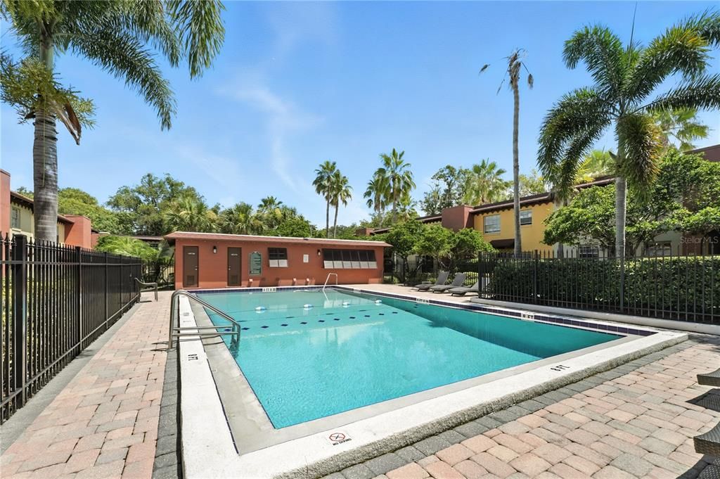 For Sale: $159,900 (1 beds, 1 baths, 550 Square Feet)