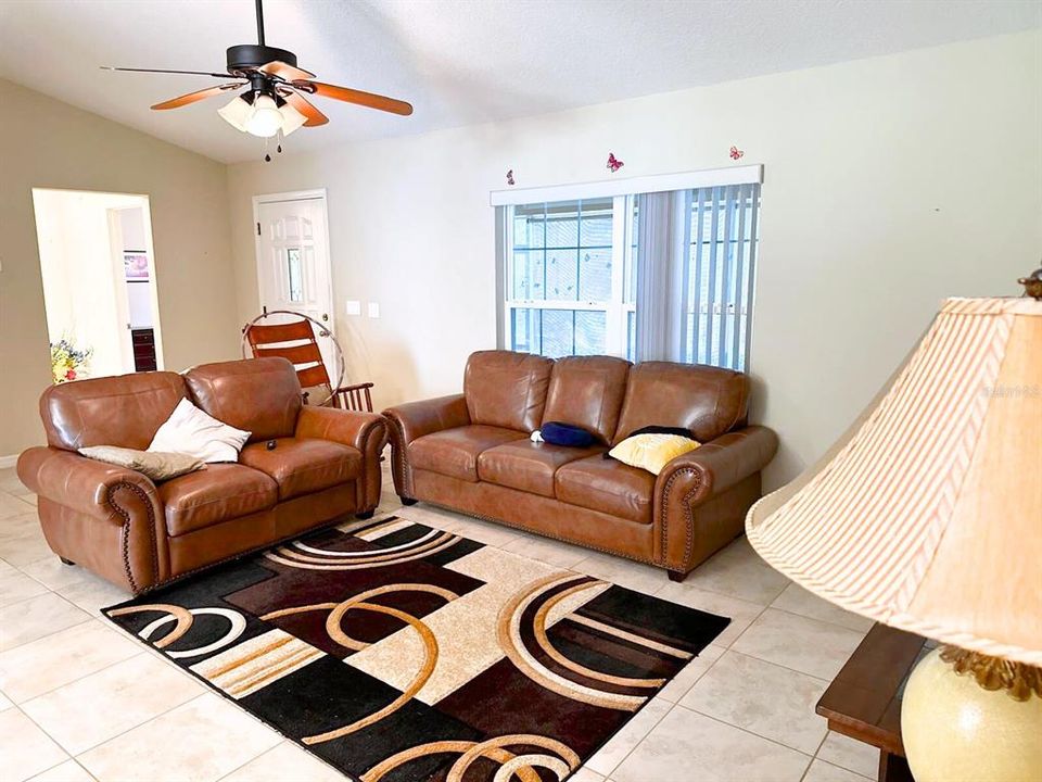 На продажу: $372,500 (3 спален, 2 ванн, 1487 Квадратных фут)