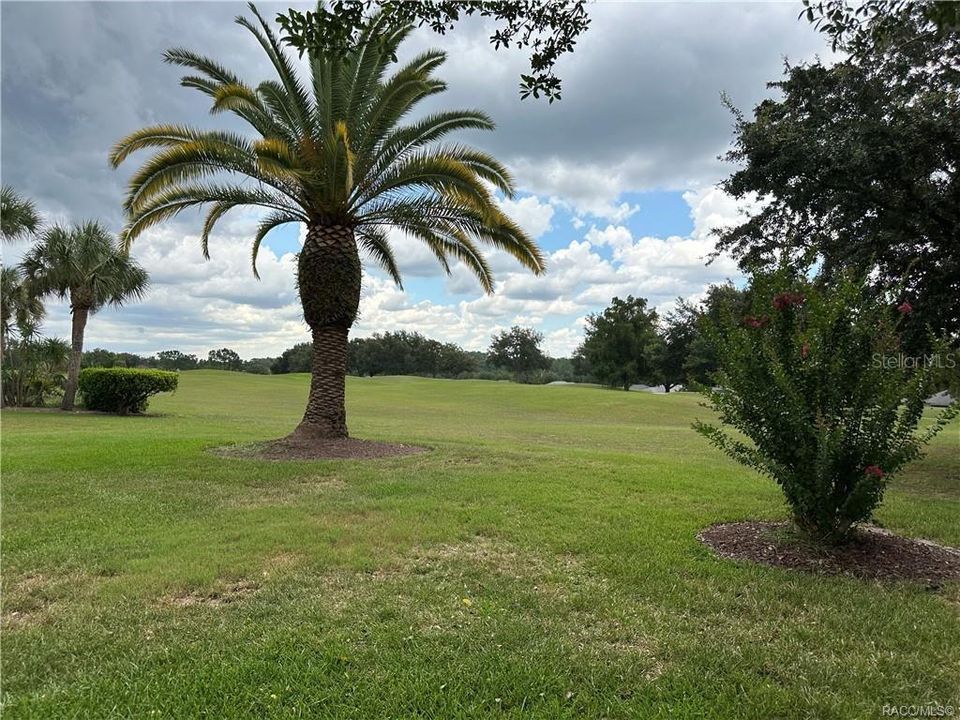 合同活跃: $279,900 (3 贝兹, 2 浴室, 1720 平方英尺)