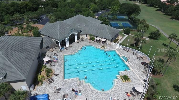 合同活跃: $279,900 (3 贝兹, 2 浴室, 1720 平方英尺)