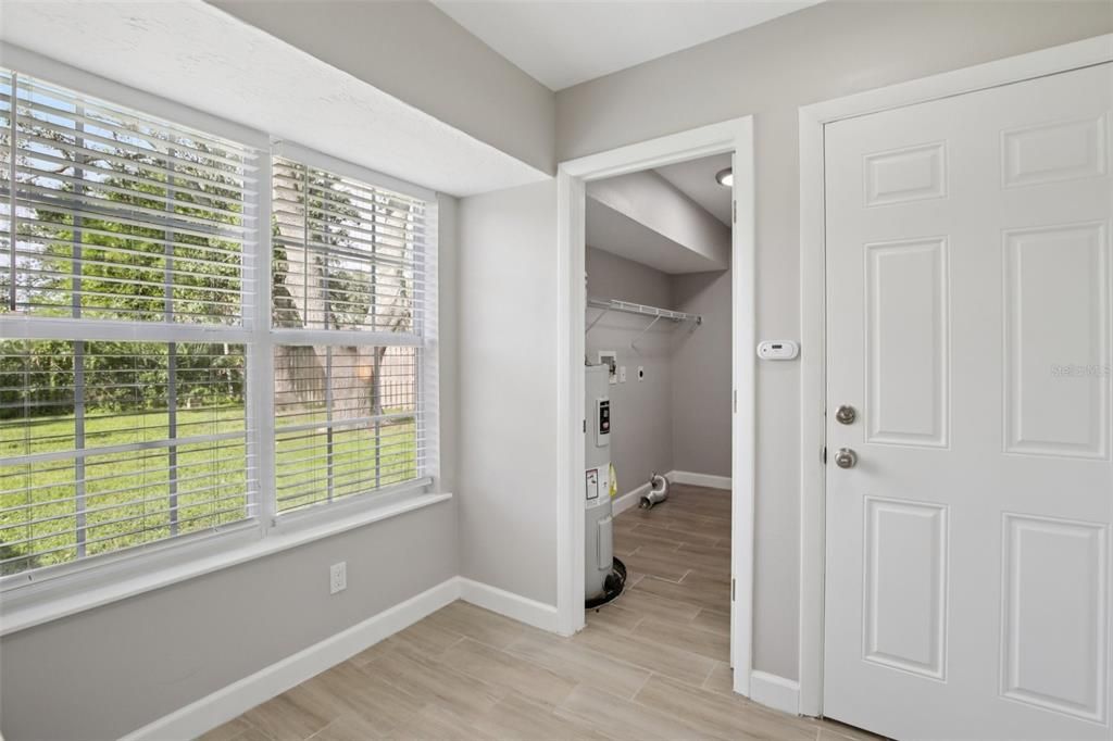 Active With Contract: $259,900 (3 beds, 2 baths, 1148 Square Feet)