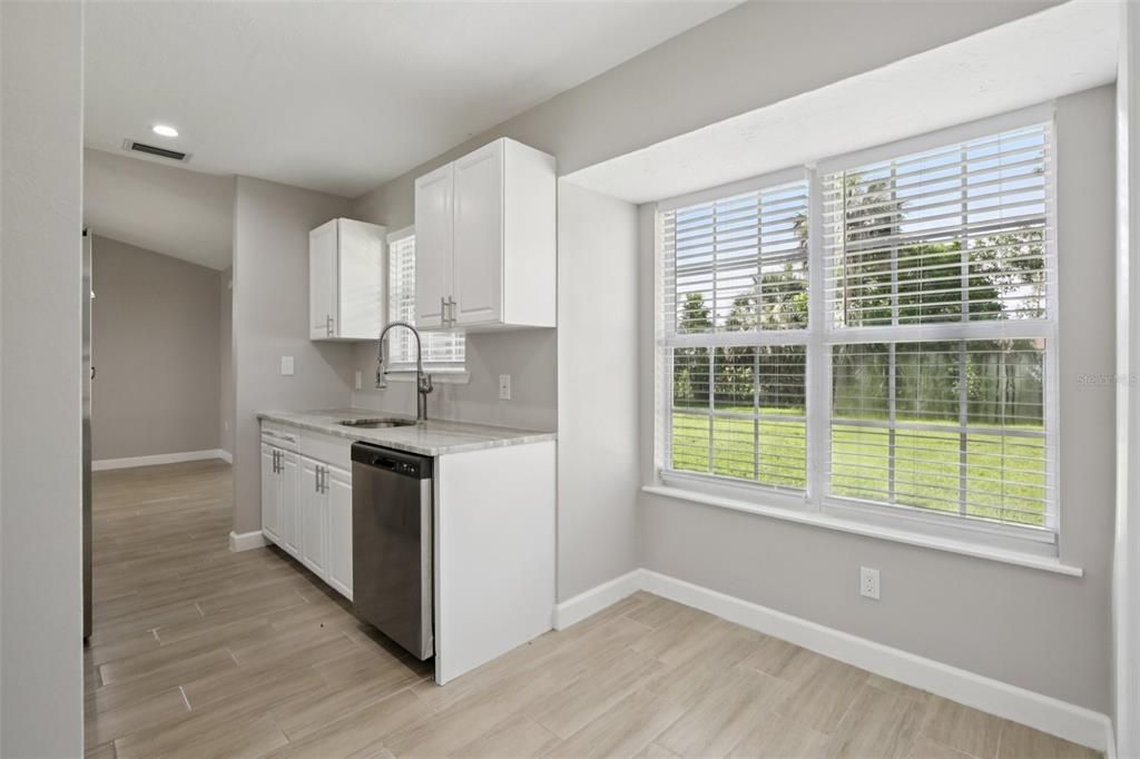 Active With Contract: $259,900 (3 beds, 2 baths, 1148 Square Feet)